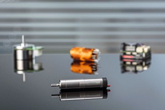 Flachmotoren in Kombination mit Planetengetrieben und Encodern: Daraus entstehen robuste Antriebe für Mars-Rover, aber auch für die Medizintechnik oder Automatisierung. Flachmotoren in Kombination mit Planetengetrieben und Encodern: Daraus entstehen robuste Antriebe für Mars-Rover, aber auch für die Medizintechnik oder Automatisierung.