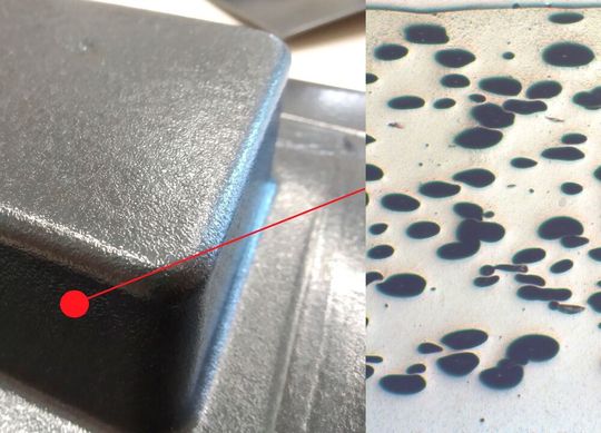 Links ein geschäumtes Thermoformbauteil aus ABS (Acrylnitril-Butadien-Styrol). Rechts erkennt man im Schnitt durch das Material, wie sich die Zellen in der Schaumstruktur ausrprägen und verteilen. Links ein geschäumtes Thermoformbauteil aus ABS (Acrylnitril-Butadien-Styrol). Rechts erkennt man im Schnitt durch das Material, wie sich die Zellen in der Schaumstruktur ausrprägen und verteilen.