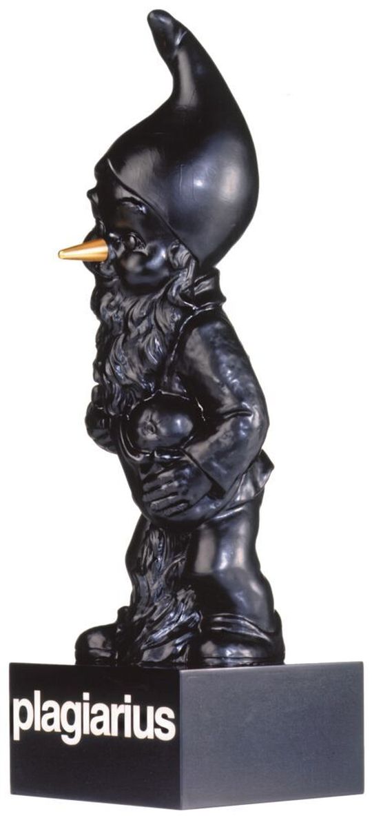 Der schwarze Zwerg soll ein Symbol darstellen für die immensen Profite, die ideenlose Nachahmer sprichwörtlich auf Kosten von Kreativen und der Industrie erwirtschaften. Der schwarze Zwerg soll ein Symbol darstellen für die immensen Profite, die ideenlose Nachahmer sprichwörtlich auf Kosten von Kreativen und der Industrie erwirtschaften.