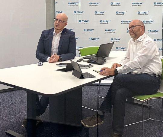 Die praxisnahen Web-Seminare zu Sicherheitskupplungen und Sicherheitsbremsen werden gut angenommen. Im Bild Schulungskoordinator Dr.-Ing. Benedikt Biechele (links) und Produktmanager Ralf Epple bei der ersten Seminarreihe im Juli 2020.
