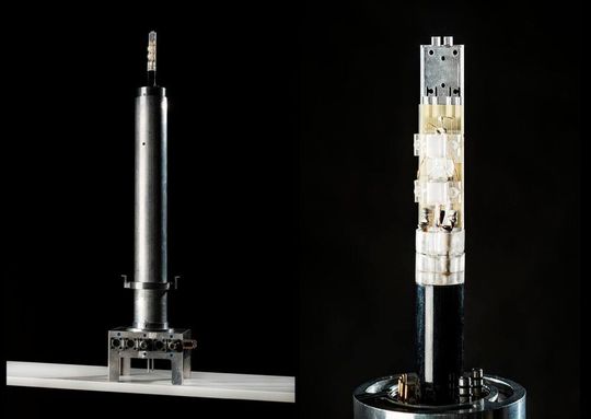 NMR-Probenkopf (links) mit miniaturisiertem Detektor (rechts). In Hiscore werden solche Detektoren mit leistungsfähiger Hyperpolarisation kombiniert, um das Bindungsgeschehen von Wirkstoffkandidaten zu erfassen. NMR-Probenkopf (links) mit miniaturisiertem Detektor (rechts). In Hiscore werden solche Detektoren mit leistungsfähiger Hyperpolarisation kombiniert, um das Bindungsgeschehen von Wirkstoffkandidaten zu erfassen.