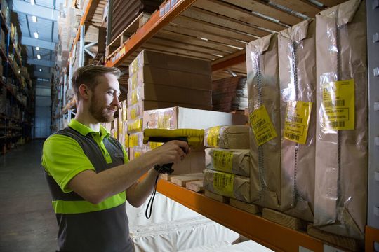Mit Priority Customs Clearance stellt der Logistikdienstleister Carousel einen intern gehosteten Service bereit, der Kunden in jeder Phase der Zollabwicklung unterstützt. Mit Priority Customs Clearance stellt der Logistikdienstleister Carousel einen intern gehosteten Service bereit, der Kunden in jeder Phase der Zollabwicklung unterstützt.