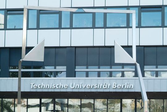 Künstliche Intelligenz soll Sicherheitsbehörden dabei helfen, Hasskriminalität im Internet aufzudecken. Künstliche Intelligenz soll Sicherheitsbehörden dabei helfen, Hasskriminalität im Internet aufzudecken.