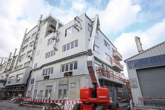 Die Bauarbeiten für den neuen Polyamid-12-Komplex von Evonik schreiten dem Unternehmen zufolge gut voran. Die Bauarbeiten für den neuen Polyamid-12-Komplex von Evonik schreiten dem Unternehmen zufolge gut voran.