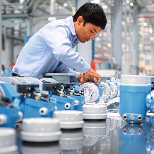 Ob Füllstand-, Durchfluss-, Druck- oder Temperaturmessung, Endress+Hauser-Technik verdient das Prädikat Weltklasse. Ob Füllstand-, Durchfluss-, Druck- oder Temperaturmessung, Endress+Hauser-Technik verdient das Prädikat Weltklasse.