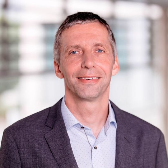 Kai-Uwe Sattler, Professor für Datenbanken und Informationssysteme an der Technischen Universität Ilmenau und Mitglied der Plattform Lernende Systeme. Kai-Uwe Sattler, Professor für Datenbanken und Informationssysteme an der Technischen Universität Ilmenau und Mitglied der Plattform Lernende Systeme.