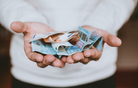 Der Unternehmensstandort und das Gehalt sind zentrale Faktoren bei der Entscheidung für einen Job. Der Unternehmensstandort und das Gehalt sind zentrale Faktoren bei der Entscheidung für einen Job.