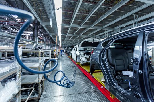 Ob in der Automobilproduktion oder weiteren Branchen: Immer häufiger werden kundenindividuelle Produkte gefordert. Das Joint Venture will bei der Umsetzung helfen. Ob in der Automobilproduktion oder weiteren Branchen: Immer häufiger werden kundenindividuelle Produkte gefordert. Das Joint Venture will bei der Umsetzung helfen.