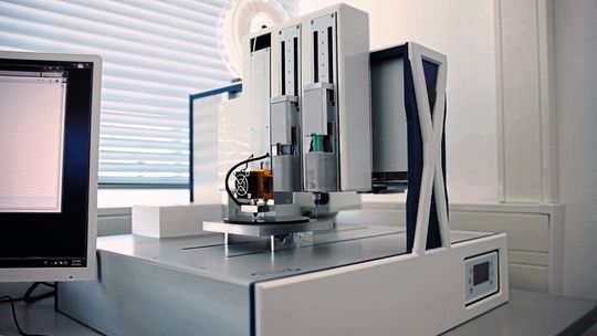 Prototyp des 3D-Druckers aus dem Projekt 3D-Bio-Net Prototyp des 3D-Druckers aus dem Projekt 3D-Bio-Net