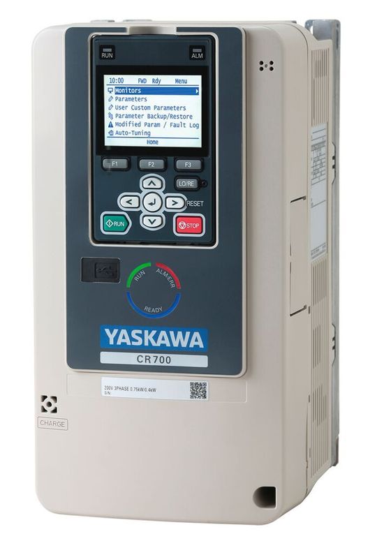 Der für Kran-Applikationen entwickelte Frequenzumrichter CR700 von Yaskawa erlebt auf der digitalen SPS connect seine Premiere.