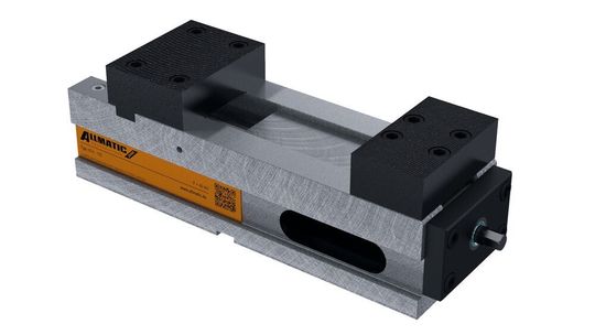 Allmatic bietet mit seiner Baureihe NC4 ein attraktives Einsteiger-Spannsystem für die 3- und 4-Achs-Bearbeitung an. Allmatic bietet mit seiner Baureihe NC4 ein attraktives Einsteiger-Spannsystem für die 3- und 4-Achs-Bearbeitung an.