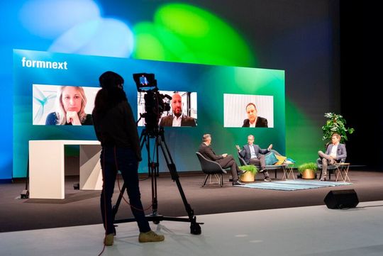 Knapp 45000 Zuschauer haben die 221 Vorträge und Präsentationen der Formnext Connect verfolgt. Dabei diskutierten weltweit Experten in zahlreichen Webinaren und Talkrunden aktuelle und künftige Trends, Entwicklungen und Anwendungen. Knapp 45000 Zuschauer haben die 221 Vorträge und Präsentationen der Formnext Connect verfolgt. Dabei diskutierten weltweit Experten in zahlreichen Webinaren und Talkrunden aktuelle und künftige Trends, Entwicklungen und Anwendungen.