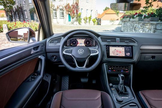 With its Stratasys J850 3D printers, the Volkswagen Pre-Series-Center is able to print ultra-realistic prototypes for interior vehicle applications With its Stratasys J850 3D printers, the Volkswagen Pre-Series-Center is able to print ultra-realistic prototypes for interior vehicle applications