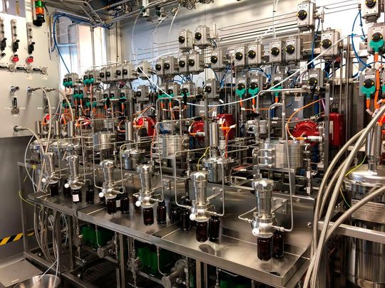 Die Kooperation zwischen Siemens und Merck soll neue Möglichkeiten eröffnen, um die modulare Produktion voranzutreiben. Die Kooperation zwischen Siemens und Merck soll neue Möglichkeiten eröffnen, um die modulare Produktion voranzutreiben.