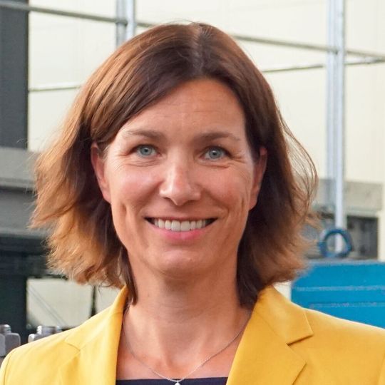 Über Ihre Motivation zur Mitarbeit im Wasserstoffrat sagt Peters: „Mit all unserem Wissen und unserer Erfahrung in der Verdichtung von Wasserstoff tragen wir zum Erfolg der Wasserstoffwirtschaft in Deutschland bei." Über Ihre Motivation zur Mitarbeit im Wasserstoffrat sagt Peters: „Mit all unserem Wissen und unserer Erfahrung in der Verdichtung von Wasserstoff tragen wir zum Erfolg der Wasserstoffwirtschaft in Deutschland bei."