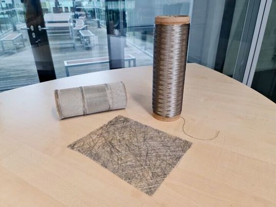 ALUCOAT – Aluminiumbeschichtete Basaltfasern als Multifilamentgarn, Gewebe und Vlies ALUCOAT – Aluminiumbeschichtete Basaltfasern als Multifilamentgarn, Gewebe und Vlies