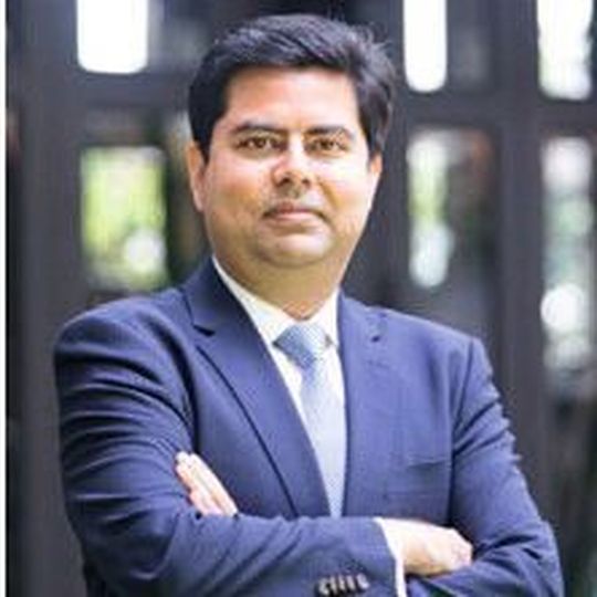 Vivek Bhatia, Geschäftsführer und CEO von Thyssenkrupp Industries India sieht erste positive Entwicklungen und eine Rückkehr zu Kapitalinvestitionen in der indischen Zementindustrie. Vivek Bhatia, Geschäftsführer und CEO von Thyssenkrupp Industries India sieht erste positive Entwicklungen und eine Rückkehr zu Kapitalinvestitionen in der indischen Zementindustrie.