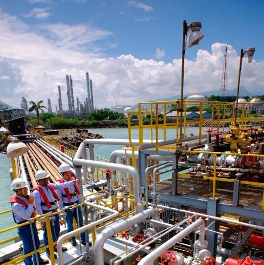 Siemens und Bentley Systems entwickeln den ersten digitalen Zwilling in der petrochemischen Industrie Indonesiens für Chandra Asri, den größten integrierten Petrochemiekomplex des Landes. Siemens und Bentley Systems entwickeln den ersten digitalen Zwilling in der petrochemischen Industrie Indonesiens für Chandra Asri, den größten integrierten Petrochemiekomplex des Landes.