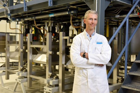 Harald Kissel, Leiter F&E bei Sandvik Additive Manufacturing: „Titan, 3D-Druck und die Medizintechnik passen perfekt zusammen. Titan hat hervorragende Eigenschaften und es ist eines der wenigen Metalle, die vom menschlichen Körper akzeptiert werden.“ Harald Kissel, Leiter F&E bei Sandvik Additive Manufacturing: „Titan, 3D-Druck und die Medizintechnik passen perfekt zusammen. Titan hat hervorragende Eigenschaften und es ist eines der wenigen Metalle, die vom menschlichen Körper akzeptiert werden.“