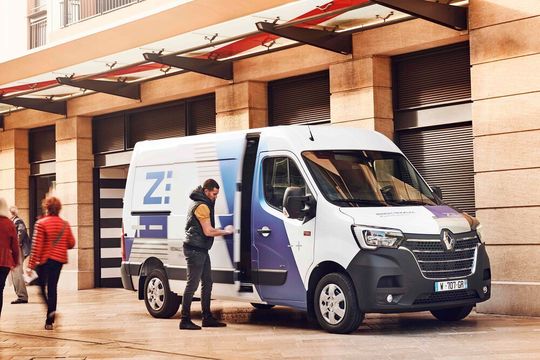 Den „Master z.E.“ gibt es jetzt auch in einer 3,5-t-Variante. Den „Master z.E.“ gibt es jetzt auch in einer 3,5-t-Variante.