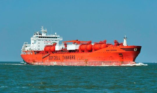 Wasserstoff ist Schlüsselelement einer globalen Energiewende, denn mit ihm kann Strom aus erneuerbaren Energien gespeichert und über lange Distanzen transportiert werden. Wasserstoff ist Schlüsselelement einer globalen Energiewende, denn mit ihm kann Strom aus erneuerbaren Energien gespeichert und über lange Distanzen transportiert werden.