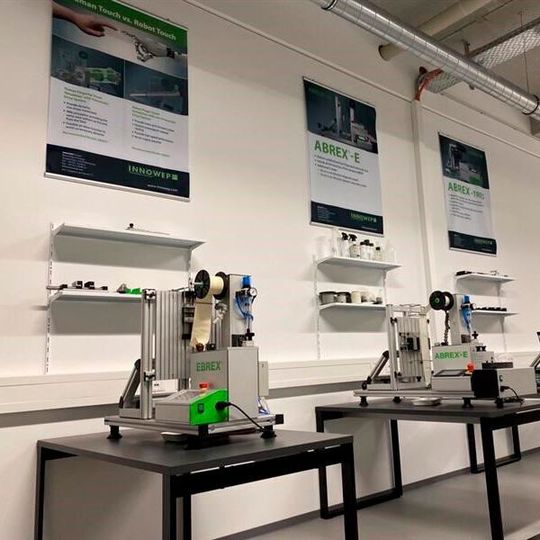 Das Labor des Institute for Surface and Product Analysis (ISPA). Die Firma Innowep ist an diesem Labor beteiligt. Das Labor des Institute for Surface and Product Analysis (ISPA). Die Firma Innowep ist an diesem Labor beteiligt.