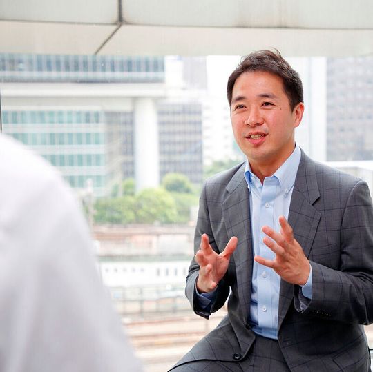 Hajime Sugiyama ist einer der weltweit führenden Redner für e-F@ctory, die IIoT-Initiative von Mitsubishi Electric. Hajime Sugiyama ist einer der weltweit führenden Redner für e-F@ctory, die IIoT-Initiative von Mitsubishi Electric.