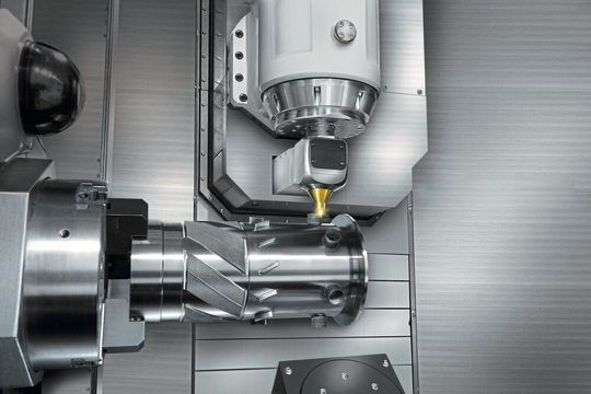Validierte Prozesse: Für einige Multifunktionsmaschinen, zum Beispiel das Bearbeitungszentrum k i-400 AM von Mazak, stehen bereits zuverlässige CAM-Zyklen und Programmierstrategien zur Verfügung. Validierte Prozesse: Für einige Multifunktionsmaschinen, zum Beispiel das Bearbeitungszentrum k i-400 AM von Mazak, stehen bereits zuverlässige CAM-Zyklen und Programmierstrategien zur Verfügung.