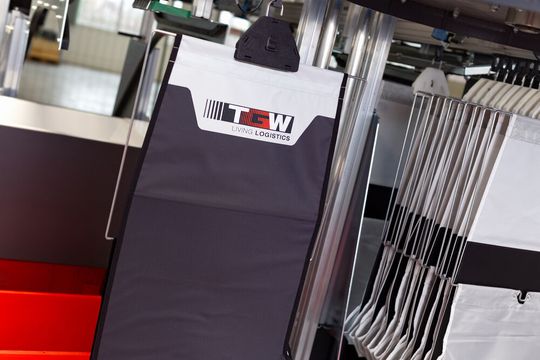 Im Omnipick-System von TGW bekommt jedes Buch seine eigene Tasche. Im Omnipick-System von TGW bekommt jedes Buch seine eigene Tasche.