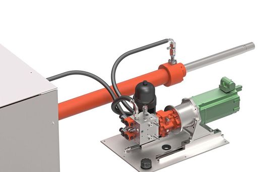 Hydraulik löst die starre Kopplung elektromechanischer Antriebe auf, Motor und Pumpe lassen sich praktisch beliebig positionieren und über Druckschläuche mit dem Zylinder verbinden. Hydraulik löst die starre Kopplung elektromechanischer Antriebe auf, Motor und Pumpe lassen sich praktisch beliebig positionieren und über Druckschläuche mit dem Zylinder verbinden.