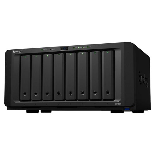 Die Synology DS1821+ bietet Platz für acht Laufwerke mit einer Gesamtkapazität von maximal 128 Terabyte und kann mit zwei Erweiterungseinheiten zusätzlich aufgerüstet werden. Die Synology DS1821+ bietet Platz für acht Laufwerke mit einer Gesamtkapazität von maximal 128 Terabyte und kann mit zwei Erweiterungseinheiten zusätzlich aufgerüstet werden.