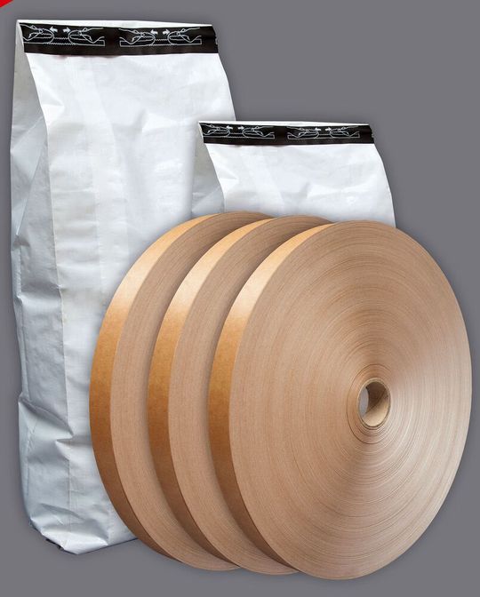 Der Sack ist zu! Fast alle marktüblichen Schüttgutsäcke können mithilfe der Hotmelt-Verschlussstreifen von Schürmann sicher gelagert oder transportiert werden. Der Sack ist zu! Fast alle marktüblichen Schüttgutsäcke können mithilfe der Hotmelt-Verschlussstreifen von Schürmann sicher gelagert oder transportiert werden.
