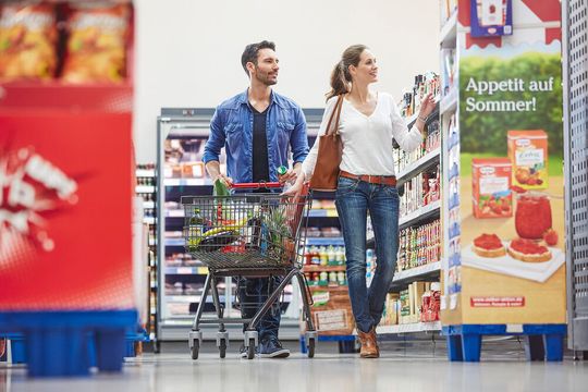 Die All-in-One-Lösung „Promotion World“ kann am Point of Sale dabei helfen, neue Produkte bekannter zu machen, damit sie den Weg ins normale Verkaufsregal finden. Die All-in-One-Lösung „Promotion World“ kann am Point of Sale dabei helfen, neue Produkte bekannter zu machen, damit sie den Weg ins normale Verkaufsregal finden.