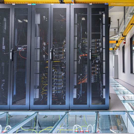 „Berlin 2“ bekommt ein „Technology Experience Lab“; ein solches soll Kunden ermöglichen,diverse, neue Techniken für ihre Bedürfnise auszuprobieren. „Berlin 2“ bekommt ein „Technology Experience Lab“; ein solches soll Kunden ermöglichen,diverse, neue Techniken für ihre Bedürfnise auszuprobieren.