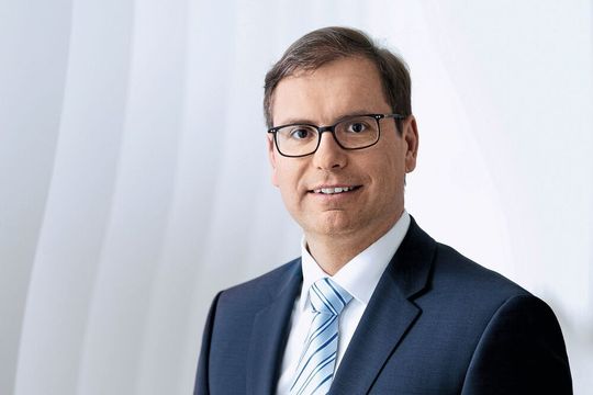 Falk Senger, Geschäftsführer der Messe München: „Mit der Automatica Sprint haben wir gemeinsam mit der Industrie ein neues, kompaktes und an die Gegebenheiten der Corona-Zeit angepasstes Format entwickelt.“ Falk Senger, Geschäftsführer der Messe München: „Mit der Automatica Sprint haben wir gemeinsam mit der Industrie ein neues, kompaktes und an die Gegebenheiten der Corona-Zeit angepasstes Format entwickelt.“