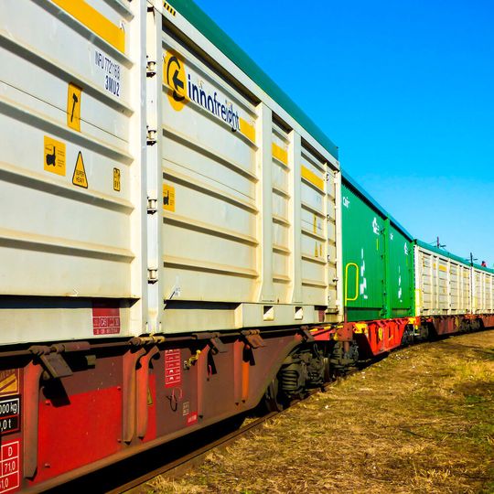 Cassandra steht auf dem Docker-Hub als Container zum Download bereit. Cassandra steht auf dem Docker-Hub als Container zum Download bereit.