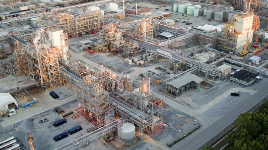 Die Erweiterung der Kapazitäten der Produktionsanlagen für Methylendiphenylisocyanat (MDI) am BASF-Verbundstandort in Geismar, Louisiana, schreitet planmäßig voran. Die Erweiterung der Kapazitäten der Produktionsanlagen für Methylendiphenylisocyanat (MDI) am BASF-Verbundstandort in Geismar, Louisiana, schreitet planmäßig voran.