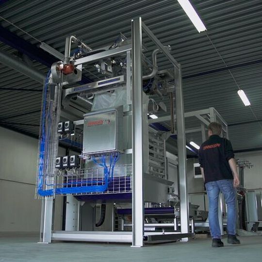 The entire system of high-care filling and low-care palletising is designed, built and tested in-house. The entire system of high-care filling and low-care palletising is designed, built and tested in-house.