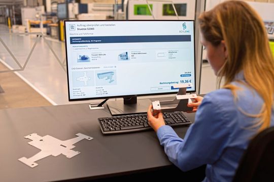 Konstruktionszeichnung hochladen und das
Maschinenprogramm online bestellen: Mit dem neuen cloudbasieren Service von Scale-NC ist das in 48 Stunden möglich. Konstruktionszeichnung hochladen und das
Maschinenprogramm online bestellen: Mit dem neuen cloudbasieren Service von Scale-NC ist das in 48 Stunden möglich.