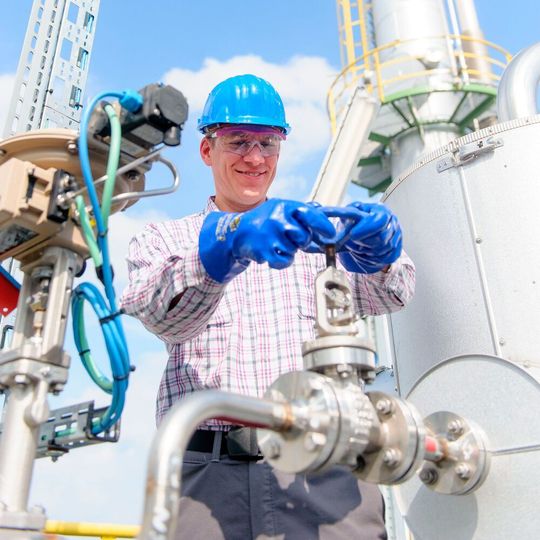 Evonik steigert seine Kapazitäten für silanmodifizierte amorphe Poly-alpha-Olefine um 30 %. Evonik steigert seine Kapazitäten für silanmodifizierte amorphe Poly-alpha-Olefine um 30 %.