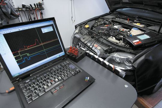 Immer häufiger sperren Fahrzeughersteller den freien Zugang zur OBD. Multimarkengeräte rüsten auf. Immer häufiger sperren Fahrzeughersteller den freien Zugang zur OBD. Multimarkengeräte rüsten auf.