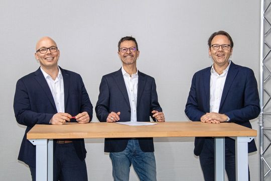 DRV-Vorstand v.l. : Christoph Ryll, Helmut Schmid und Olaf Gehrels. DRV-Vorstand v.l. : Christoph Ryll, Helmut Schmid und Olaf Gehrels.