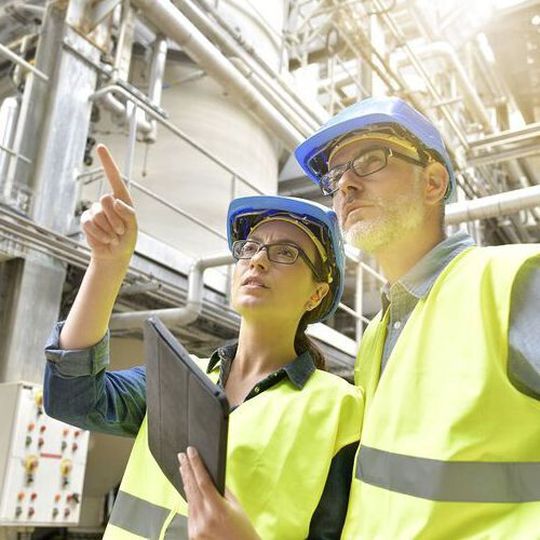 The days of clipboard, pen and paper are over: Lanxess is turning to tablets for operations and maintenance. The days of clipboard, pen and paper are over: Lanxess is turning to tablets for operations and maintenance.