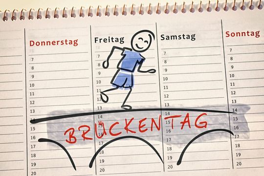 Wir zeigen Ihnen, wie Sie die Brückentage in 2021 optimal nutzen. Wir zeigen Ihnen, wie Sie die Brückentage in 2021 optimal nutzen.
