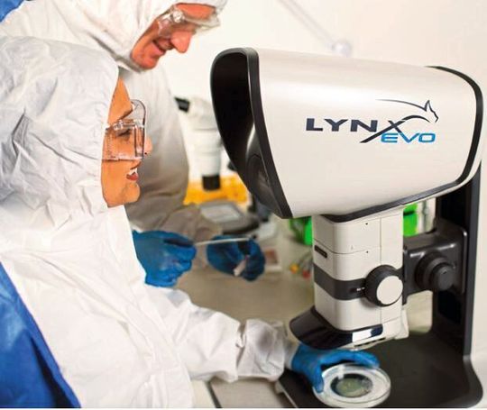 Die okularlose Technologie vieler Produkte von Vision Engineering bietet höchste technische Standards und schützt vor potenziellen Gefahren durch den großen Abstand zum System. Die okularlose Technologie vieler Produkte von Vision Engineering bietet höchste technische Standards und schützt vor potenziellen Gefahren durch den großen Abstand zum System.