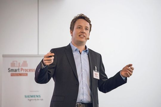 Benedikt Efker, Leiter Digitale Produktion bei Lanxess auf dem Smart Process Manufacturing Kongress 2019