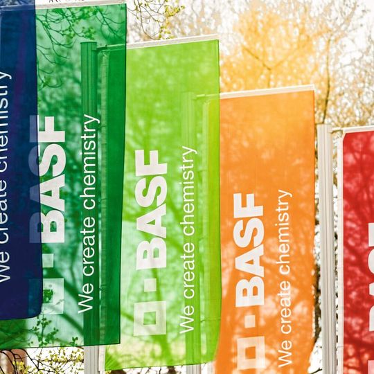 BASF plant die Schließung des Standorts Leuna. BASF plant die Schließung des Standorts Leuna.