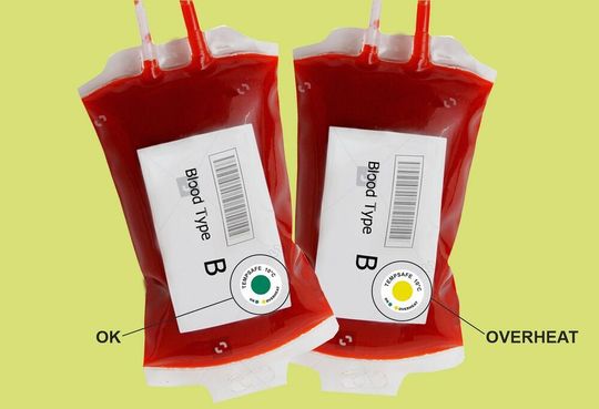 Neu im Kager-Sortiment: Die Tempsafe-Messetiketten zur Kennzeichnung von Blut- und Plasmabeuteln. Sie zeigen, ob eine Konserve während des Transports oder der Lagerung den Grenzwert von 10 °C überschritten hat oder nicht. Neu im Kager-Sortiment: Die Tempsafe-Messetiketten zur Kennzeichnung von Blut- und Plasmabeuteln. Sie zeigen, ob eine Konserve während des Transports oder der Lagerung den Grenzwert von 10 °C überschritten hat oder nicht.