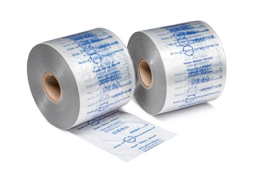 „AIRplus 100 % Recycled“ eignet sich zum Polstern und Fixieren von Versandgut bis zu 8 kg. „AIRplus 100 % Recycled“ eignet sich zum Polstern und Fixieren von Versandgut bis zu 8 kg.