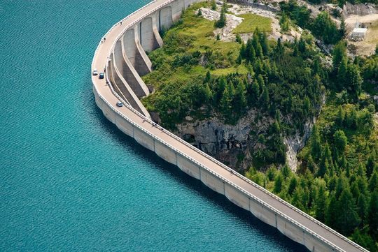 In Kanada entsteht einer der leistungsstärksten Elektrolyseure zur Gewinnung von grünem Wasserstoff. Die Energie dafür wird mit Wasserkraft erzeugt. (Symbolbild) In Kanada entsteht einer der leistungsstärksten Elektrolyseure zur Gewinnung von grünem Wasserstoff. Die Energie dafür wird mit Wasserkraft erzeugt. (Symbolbild)